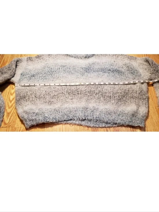 Wild Fable Women's Sweater Size: XL Fuzzy - Picture 3 of 10